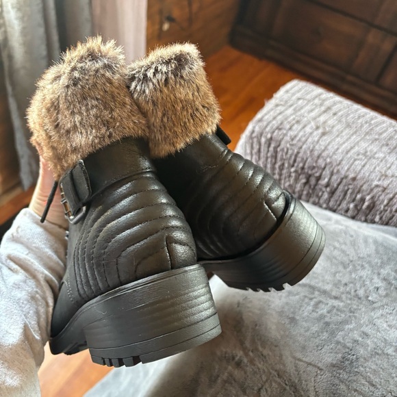 Torrid Size 9W Black Booties, Fur Lined Tops, New, Never Worn - Picture 8 of 8